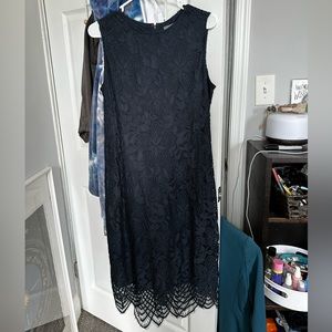 Sharagano navy lace dress size 8p lined